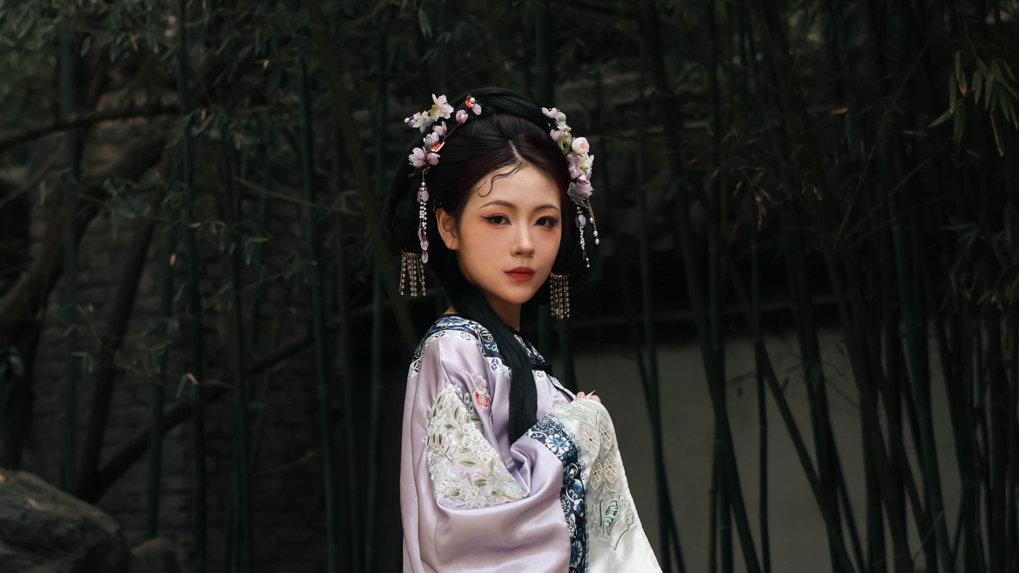 使用 VueGraggablePlus 实现 el-table 等第三方组件的拖拽排序